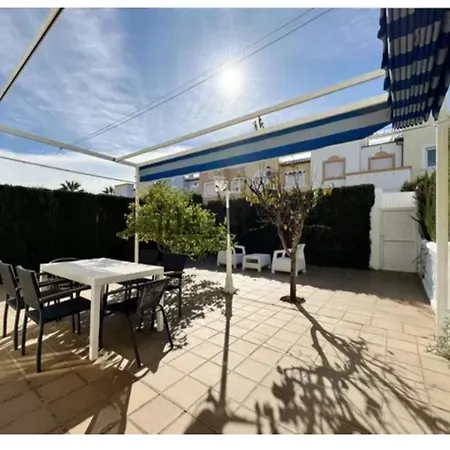 Beautiful Adosado Con Piscina Comunitaria 木屋 *