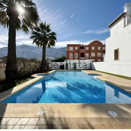 Beautiful Adosado Con Piscina Comunitaria *